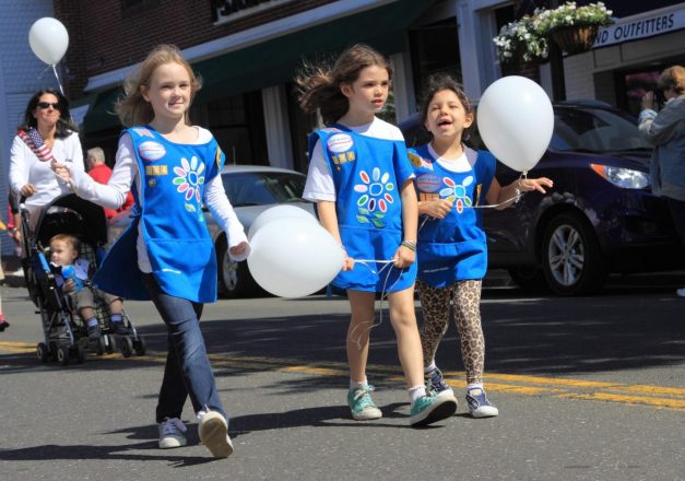 Dear Girl Scout Mom: Step Back and Let Your Daughter Shine