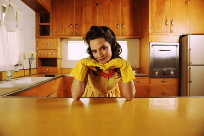Yep, It’s a Thing: Stay-At-Home Girlfriends