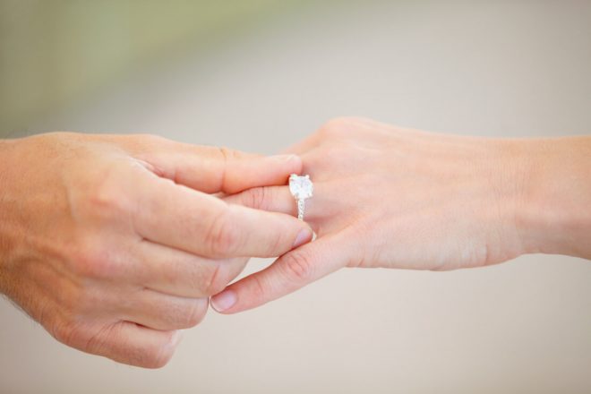 How to Sell a Wedding Ring and Dress After Divorce