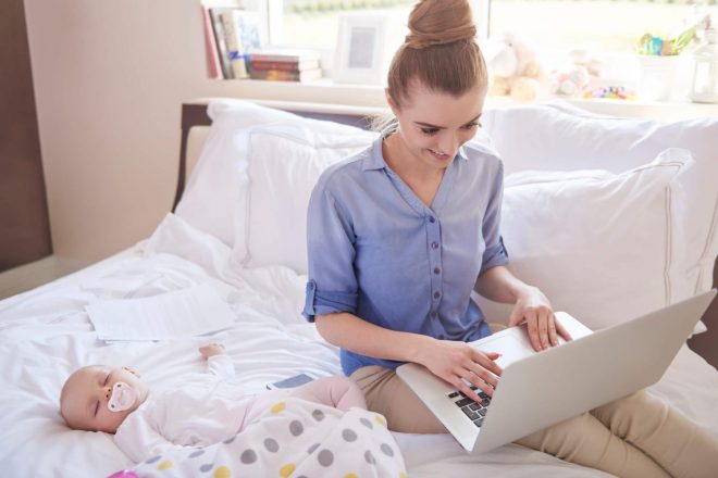 Saving Money on a Baby: 5 Items You Should Buy Online