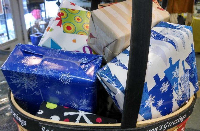 Cheap Gift Ideas: 6 Tips to Buy Used Presents and Not Get Caught