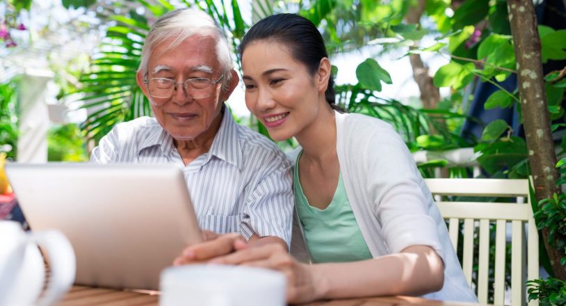 6 Tips to Choose the Best Medical Alert System for Your Loved One
