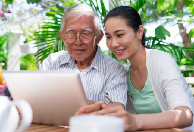 What Is the Best Medical Alert System for You (and Your Wallet)? 6 Tips to Help You Choose