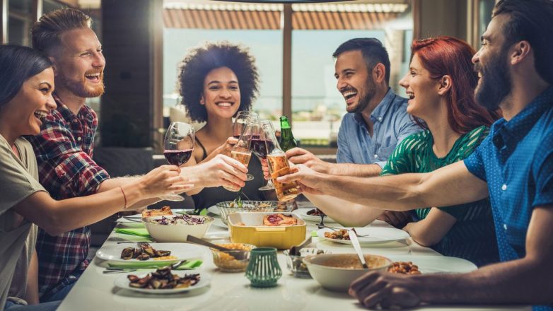 5 Great Ways to Save Money With Friends